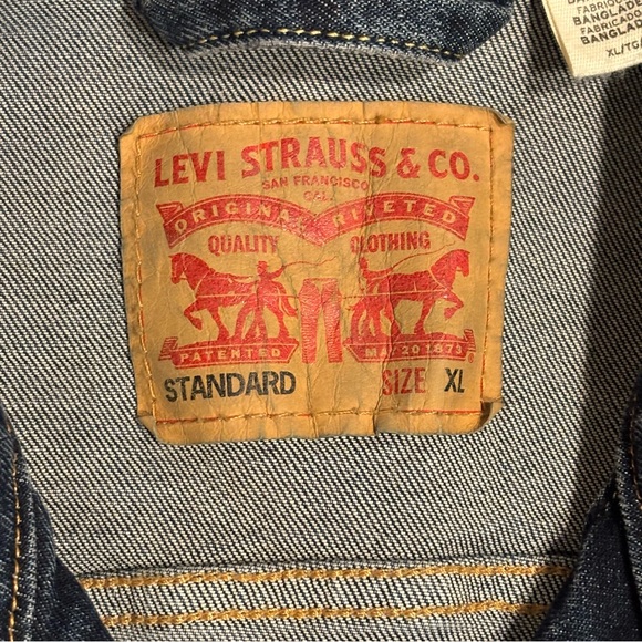 Levi's Denim Trucker Jacket Mens Size XL Dark Blue Wash Long Sleeve - Picture 3 of 12